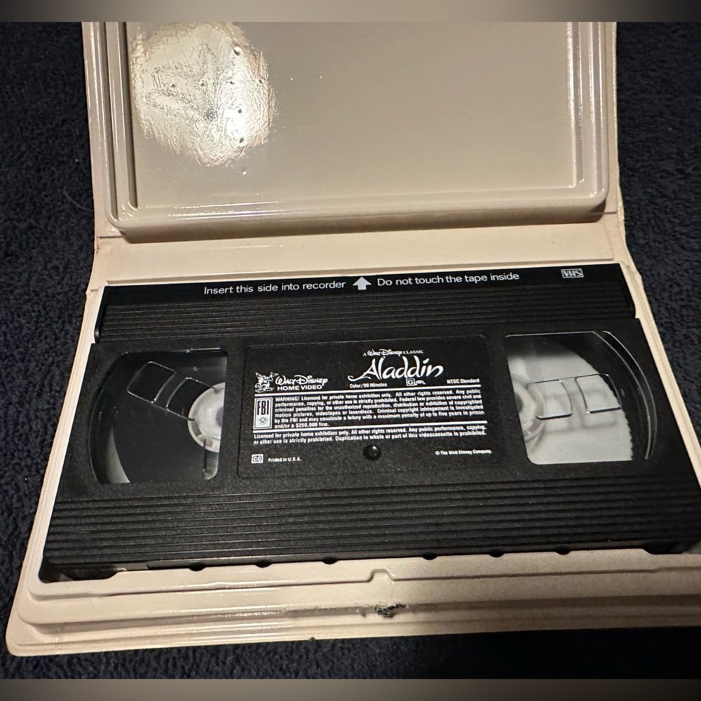 Disney Aladdin VHS - Picture 3 of 3